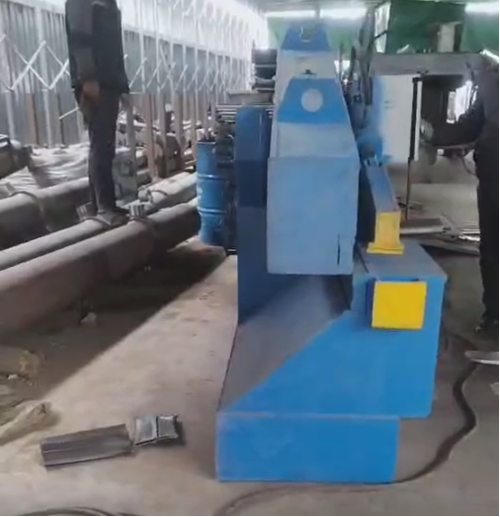 Crocodile shear for steel recycling supplier (2) Crocodile shear for steel recycling supplier (2)