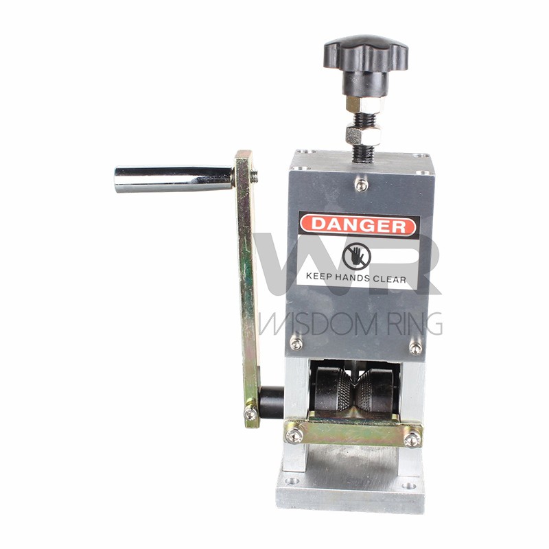 Machine à éplucher les câbles en caoutchouc