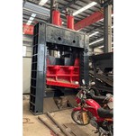 Cisaille à portique hydraulique pour-coupe de métaux à usage intensif